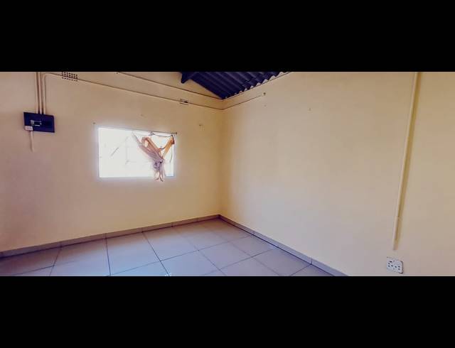 2 BEDROOM FREESTANDING FOR SALE IN EDENDALE N